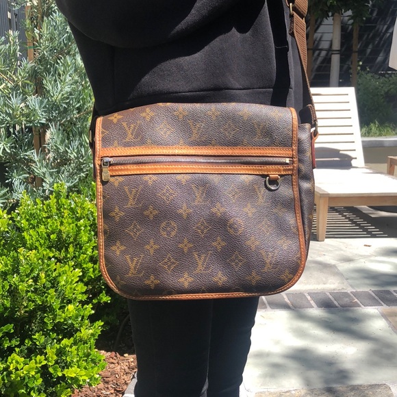 Louis Vuitton Handbags - Louis Vuitton Monogram Bag